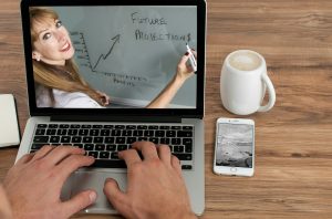 Pros and Cons When It Comes To Attending Online College