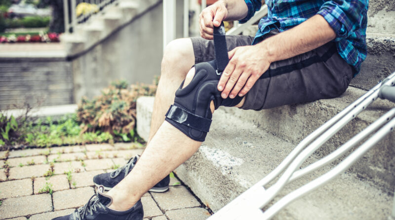 How To Heal a Sprained Knee Quickly