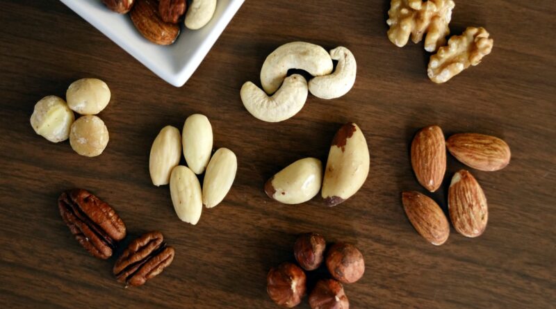 7 Healthy dry fruits and snacks that should be added to your diet.